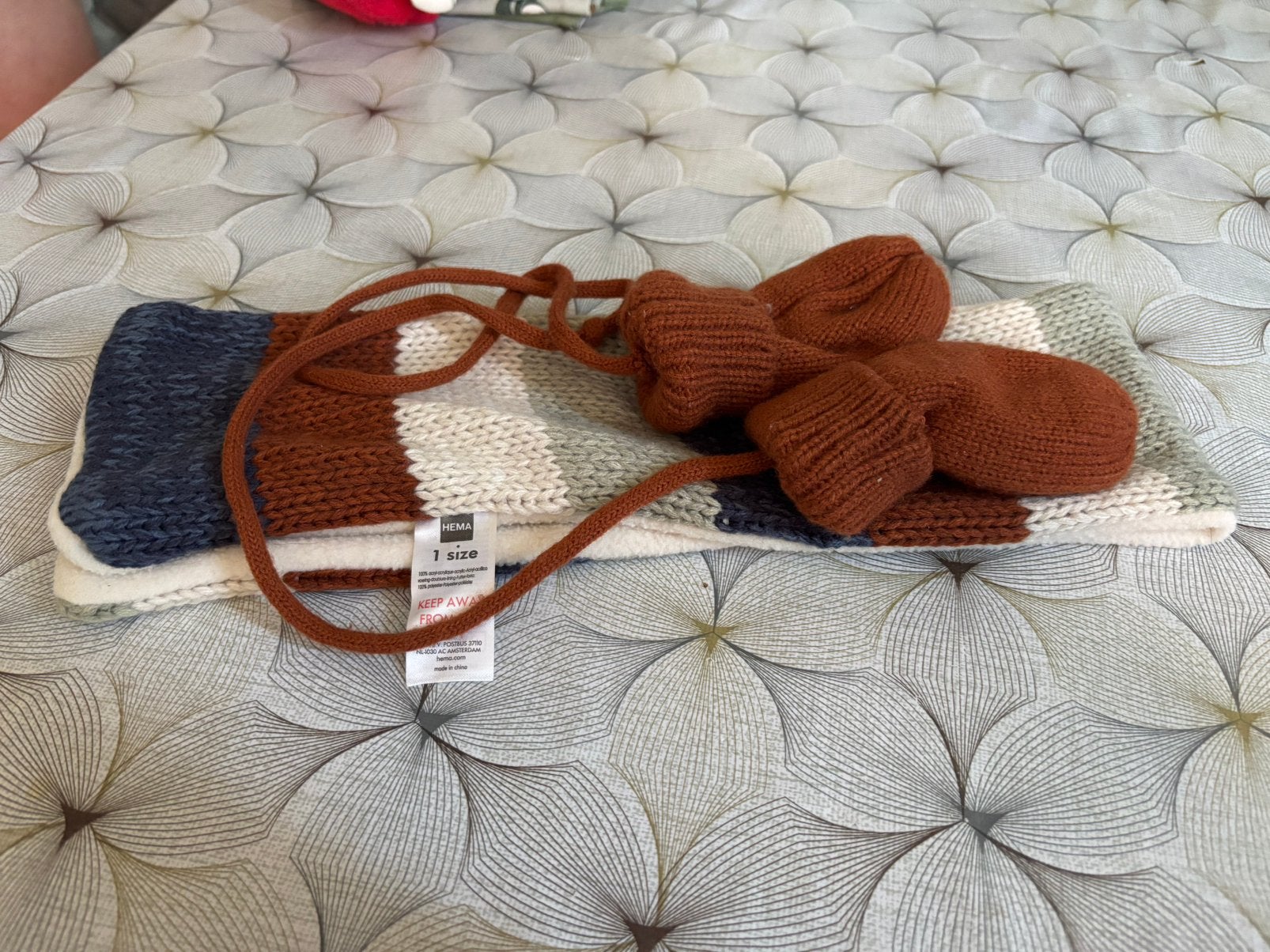 Sjaal en handschoenen, Enfants & Bébés, Vêtements enfant | Bonnets, Écharpes & Gants, Enlèvement, Utilisé, Garçon, Gants