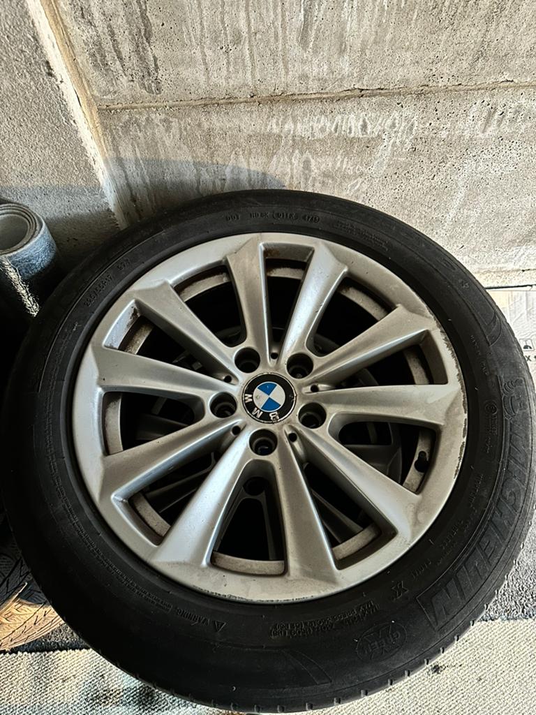 Jantes BMW de 17 pouces d'origine avec pneus d'été Michelin, Autos : Pièces & Accessoires, Pneus & Jantes, Pneus et Jantes, Pneus été