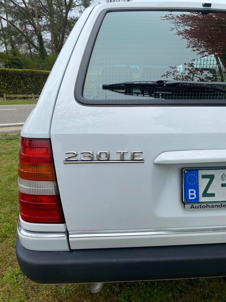 Mercedes 230TE Kombi ROESTVRIJ automaat !, Auto's, Zwart, 4 cilinders, Bedrijf, 5 deurs