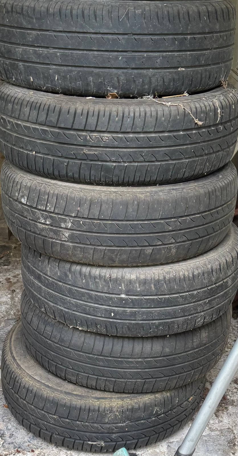 6 vieux pneus Fiat 500 a donner, Enlèvement, Pneu(s)