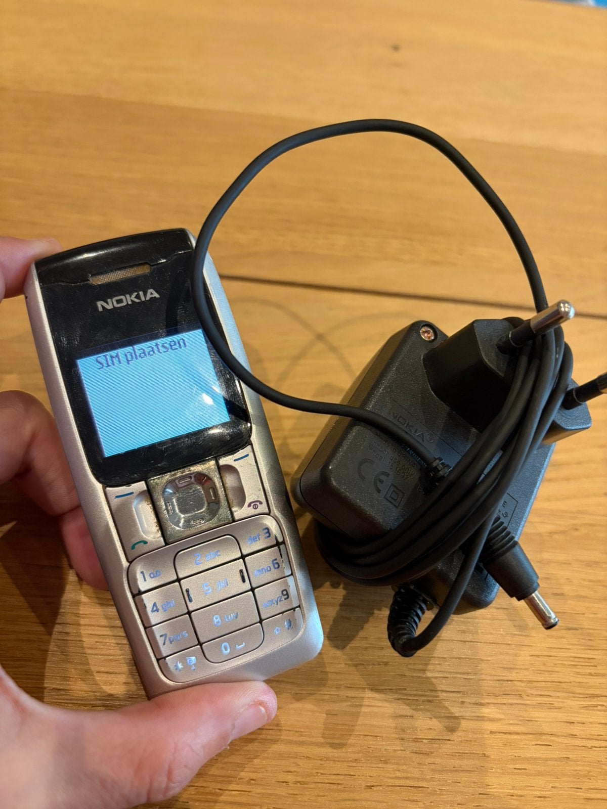 Nokia 2310, Ophalen, Gebruikt, Fysiek toetsenbord, Klassiek of Candybar