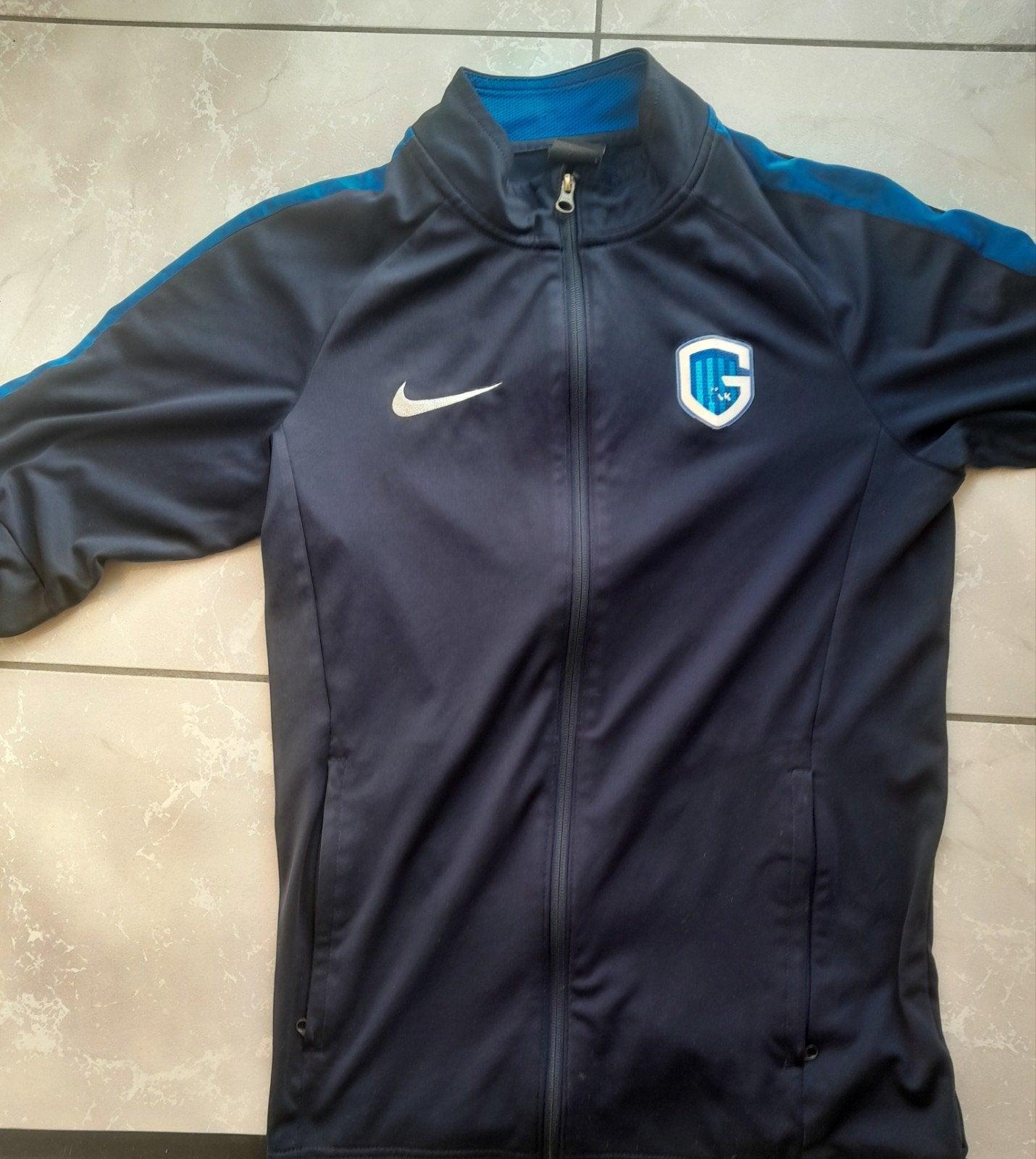 krc genk trainingsjas, Vêtements | Hommes, Vêtements de sport, Football, Enlèvement ou Envoi, Nike, Porté