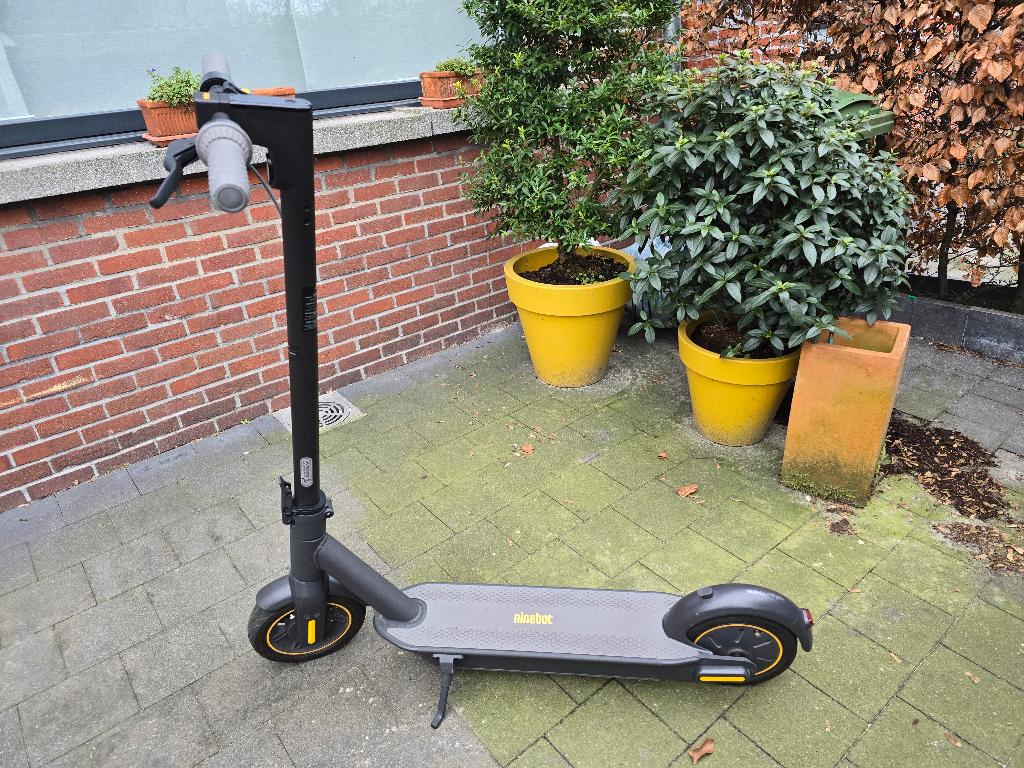 Ninebot G30 elektrische step, Fietsen en Brommers, Ophalen, Gebruikt, Elektrische step (E-scooter), Segway nineboth
