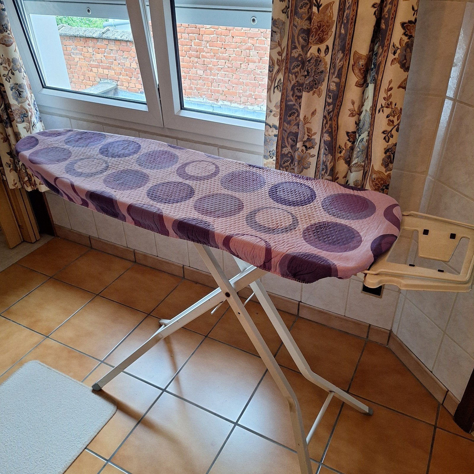 Strijkplank L:160cm B:40cm H: tot 90cm, Ophalen, Gebruikt, Draadloos strijkijzer