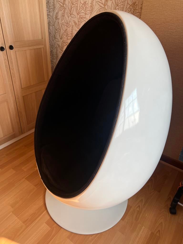 Fauteuil œuf petit défaut 135€, Enlèvement ou Envoi, Comme neuf