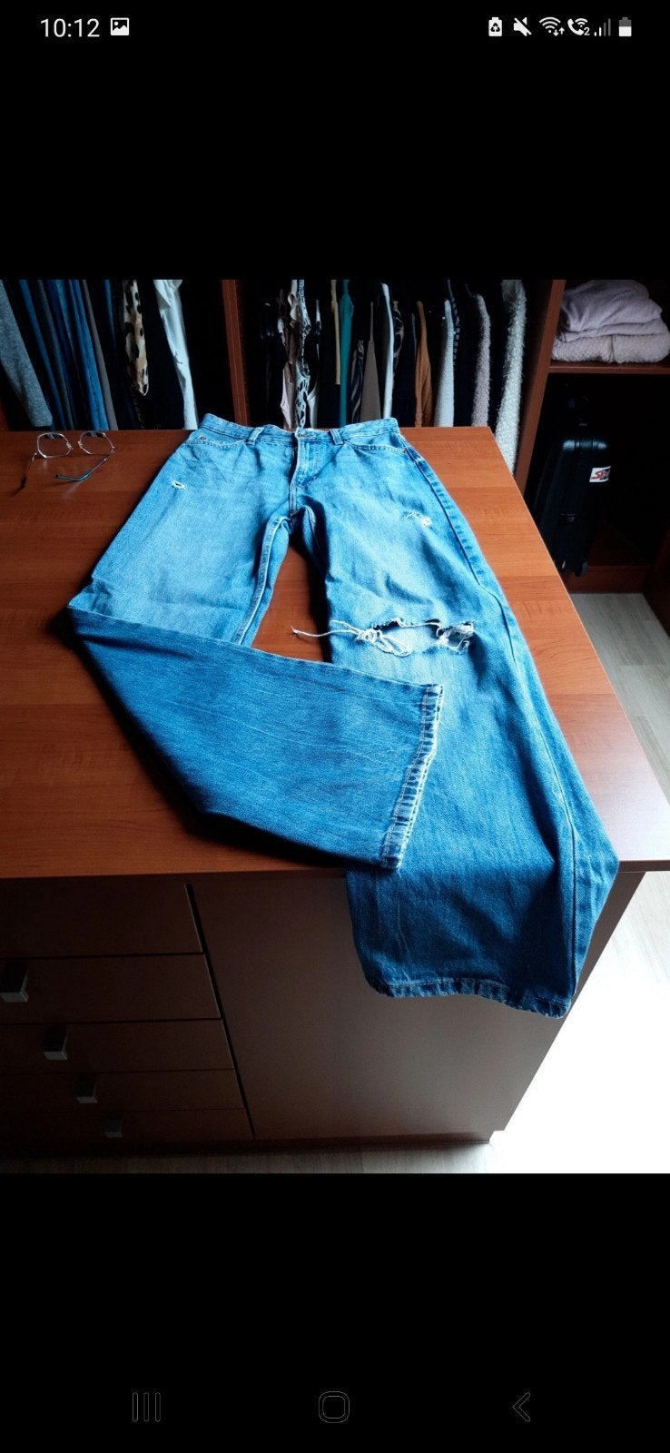 Hippe jeans, Ophalen