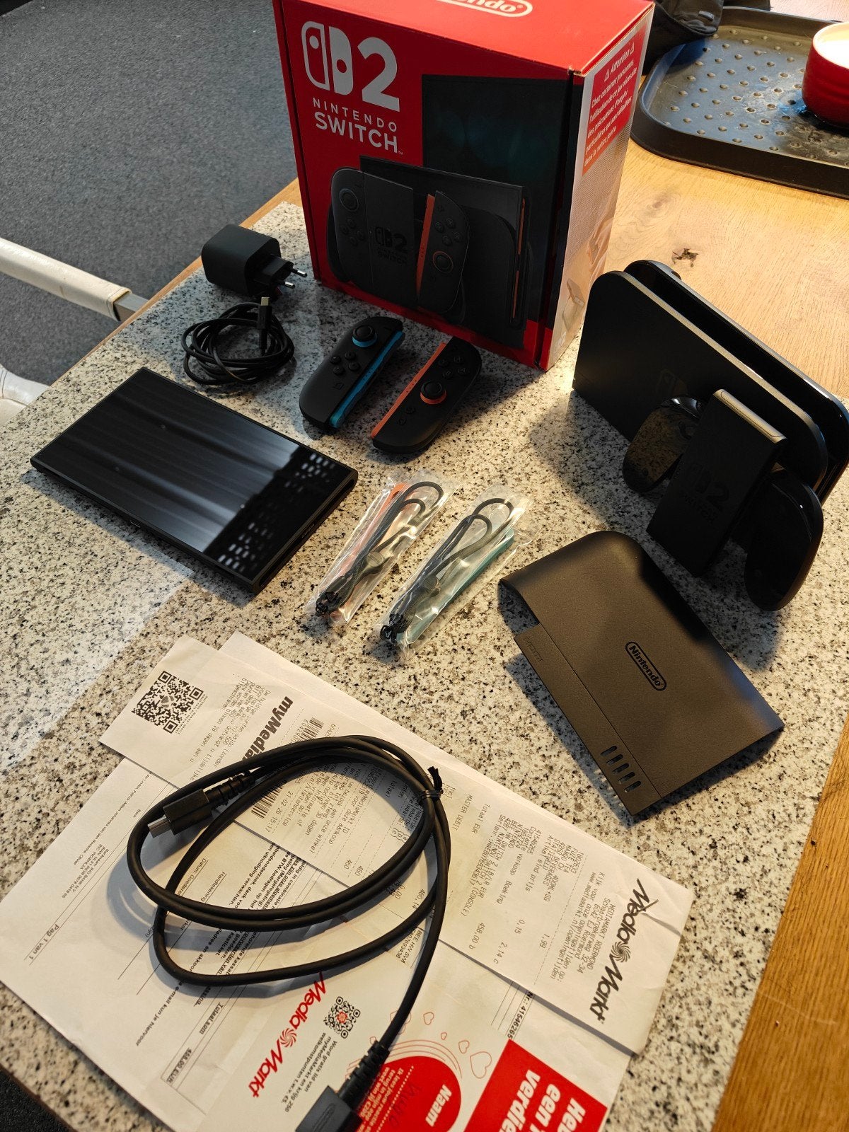 Nintendo Switch 2 – amper gebruikt + beschermetui + aankoopb, Consoles de jeu & Jeux vidéo, Enlèvement, Comme neuf