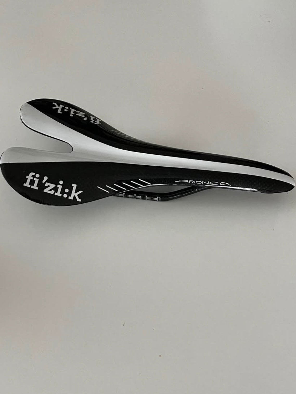 Selle Fizik carbon, Enlèvement, Comme neuf