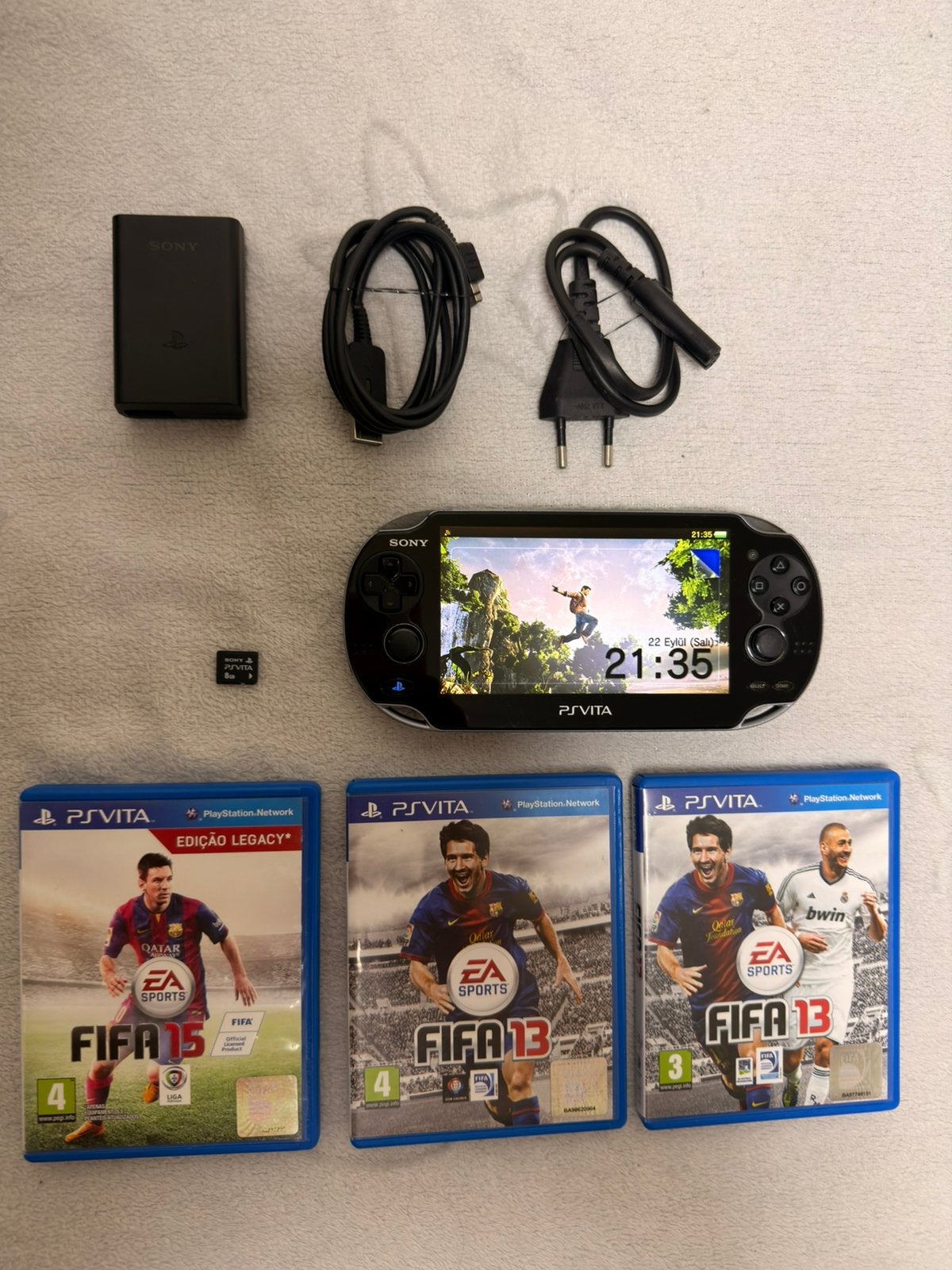 Sony PS Vita OLED + 8GB Geheugenkaart + 3 Games, Games en Spelcomputers, Ophalen, Zo goed als nieuw