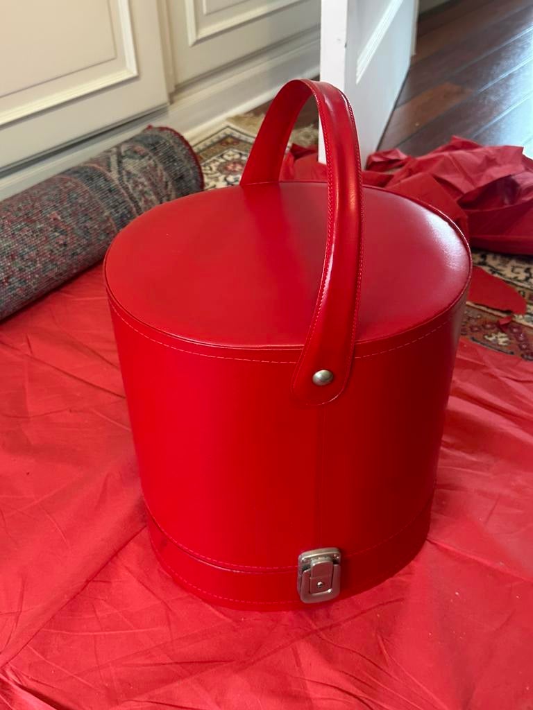 Boîte vintage rouge pour perruque / chapeau, Enlèvement