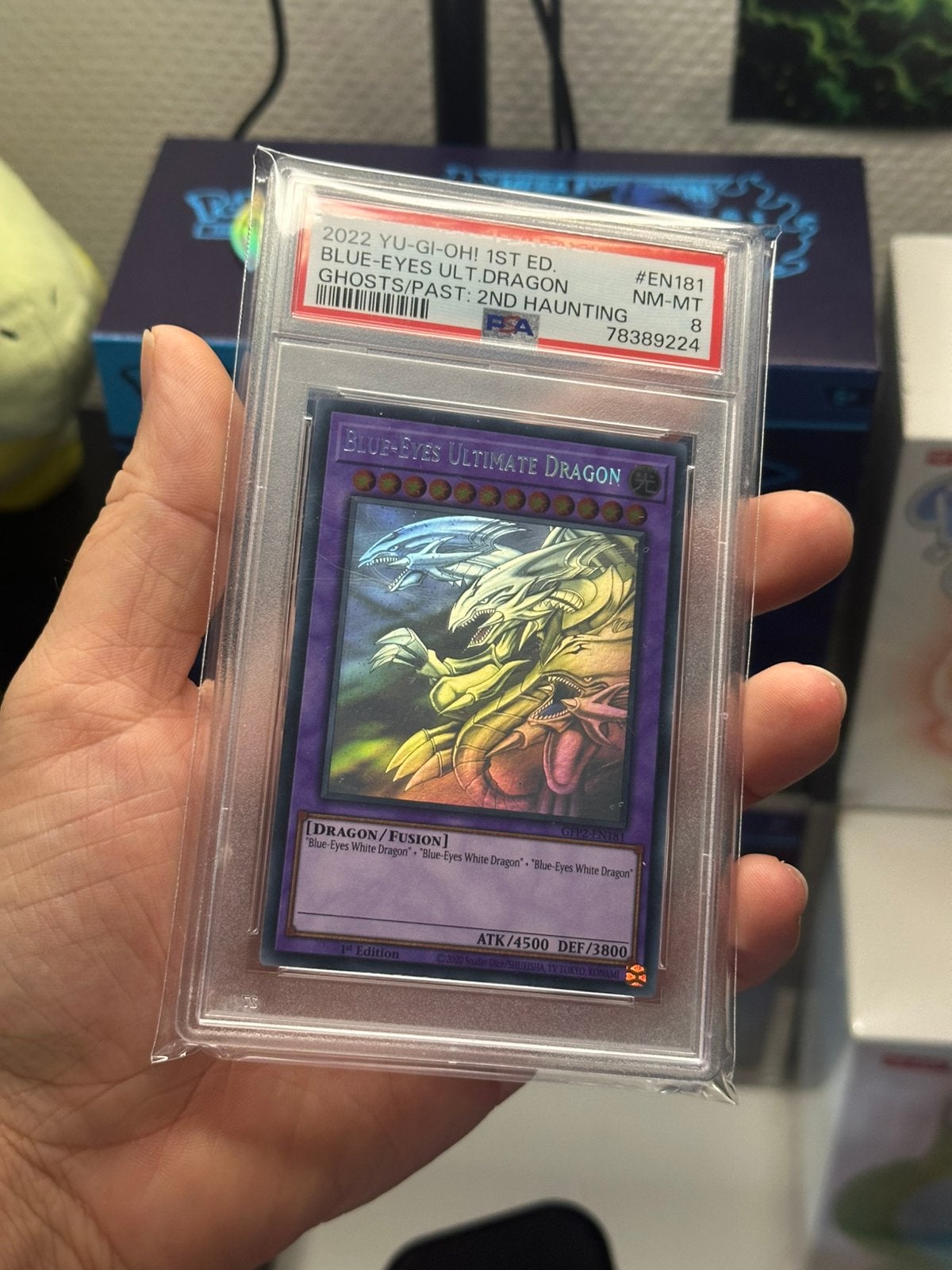 Blue-Eyes Ultimate Dragon Yu-Gi-Oh! PSA 8 NM-MT, Ophalen of Verzenden, Zo goed als nieuw
