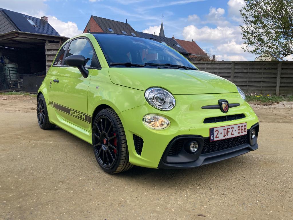 Abarth 595c Competizione 180pk automaat Verde Adrenalina, Auto's, 4 zetels, 4 cilinders, Leder en Stof, Particulier