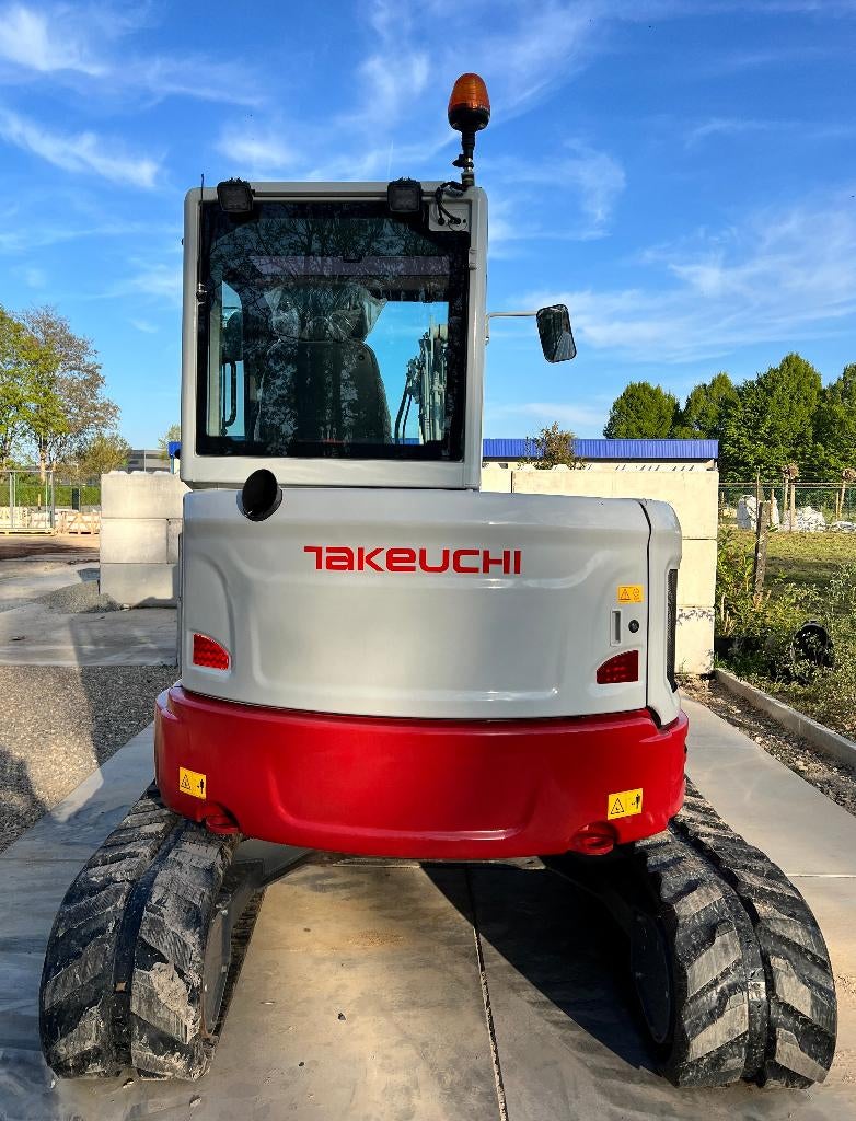 Takeuchi TB350R minigraver, Enlèvement, Excavatrice