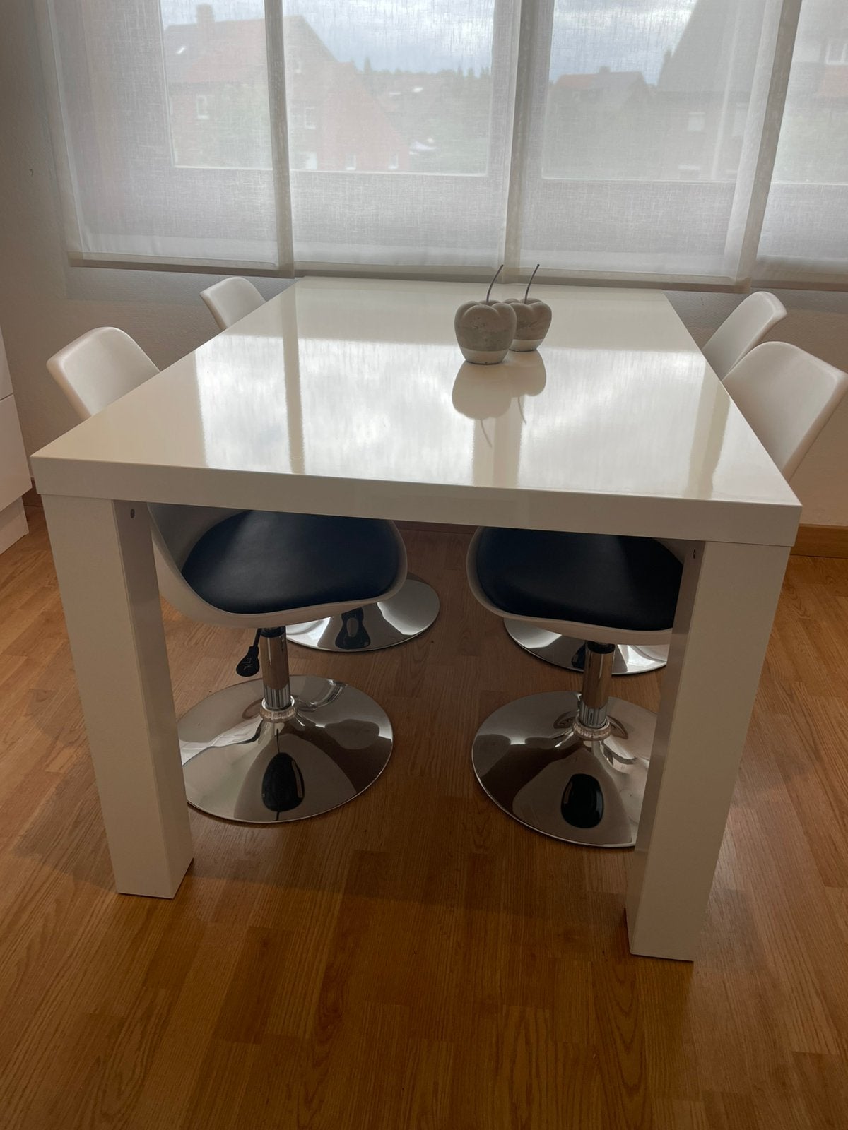 Tafel met 4 draaistoelen zo goed aks nieuw !!!!, Huis en Inrichting, Ophalen, Zo goed als nieuw
