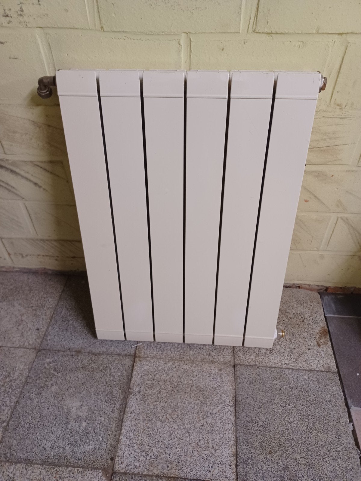 Radiator in alluminium, Doe-het-zelf en Bouw, Verwarming en Radiatoren, Ophalen, Radiator