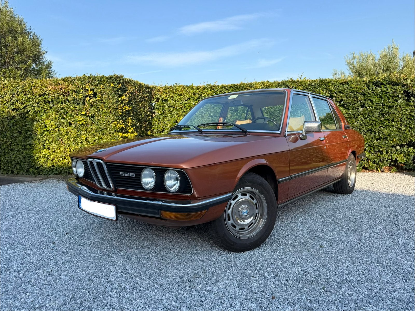 BMW e12 528 automaat oldtimer, Autos, Beige, 6 cylindres, Automatique, Particulier