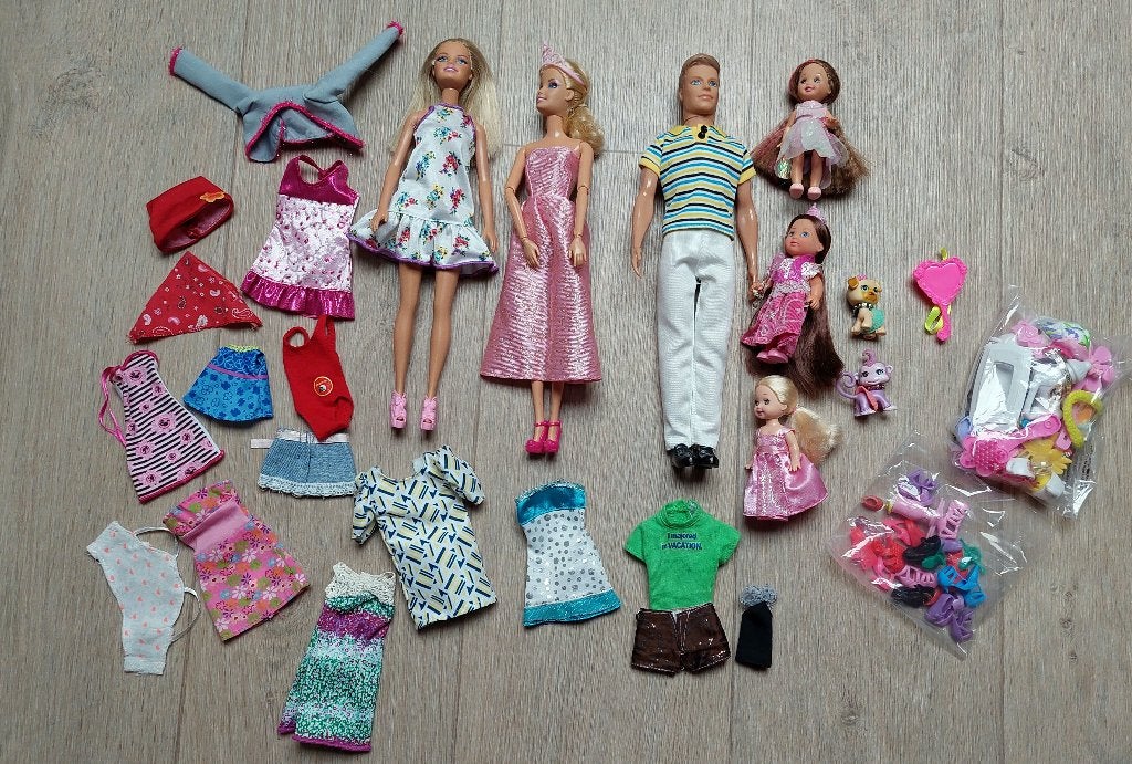Lot Barbie et Chelsea + accessoires et vêtements, Enlèvement ou Envoi, Utilisé, Barbie