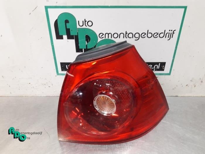 Feu arrière droit d'un Volkswagen Golf (Golf 04-), Autos : Pièces & Accessoires, Volkswagen, -, 3 mois de garantie, Utilisé