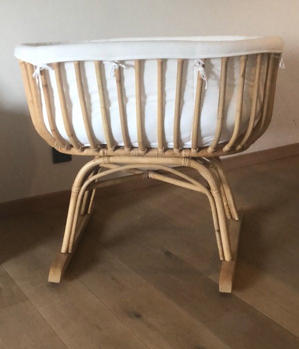 Schommelwieg childhome met 2 matrasbeschermers, Kinderen en Baby's, Babywiegjes en Ledikanten, Ophalen, Zo goed als nieuw