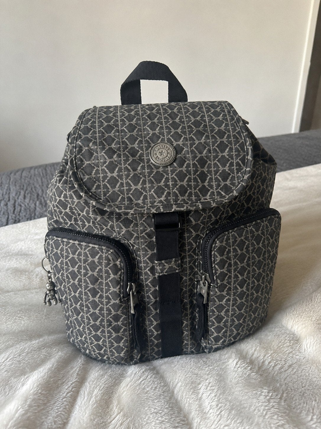 Sac à dos Kipling Anto – Gris à motifs – Neuf, Enlèvement ou Envoi, Neuf, Kipling