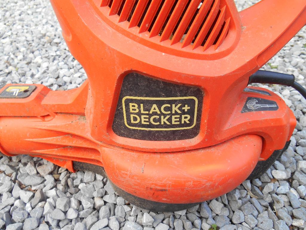 soufleuse de feuilles, Électrique, Porté à la main, Black & Decker, Enlèvement