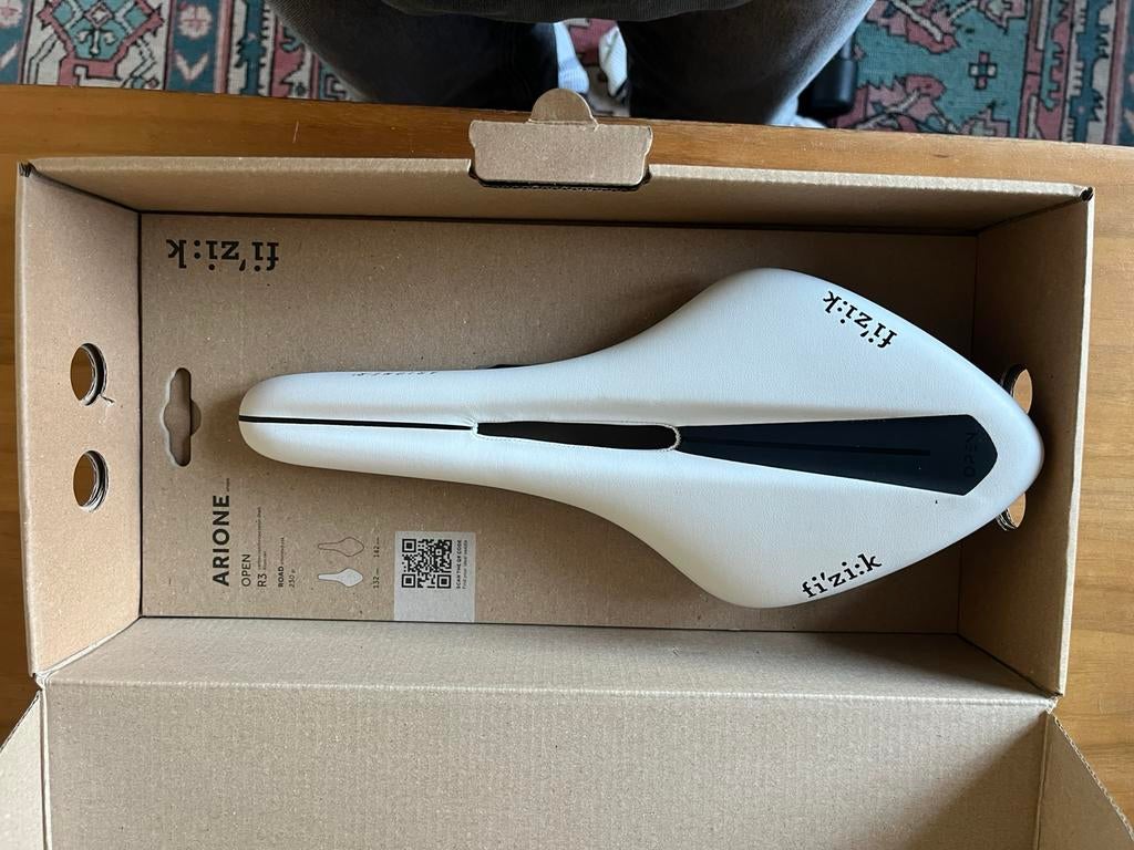 Fizik Arione R3 132mm -Wit, Fietsen en Brommers, Fietsonderdelen, Ophalen, Zo goed als nieuw, Zadel