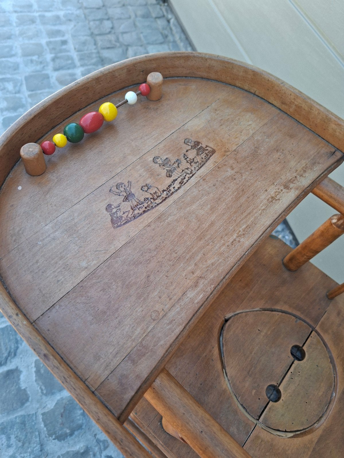Ancienne chaise enfant