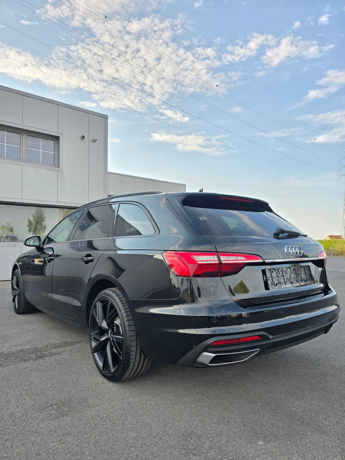 Audi A4 Avant-35 Tfsi Attraction-Carplay-Pdc Cruise - Jantes, Autos, Achat, Capteur de lumière, Entreprise, A4