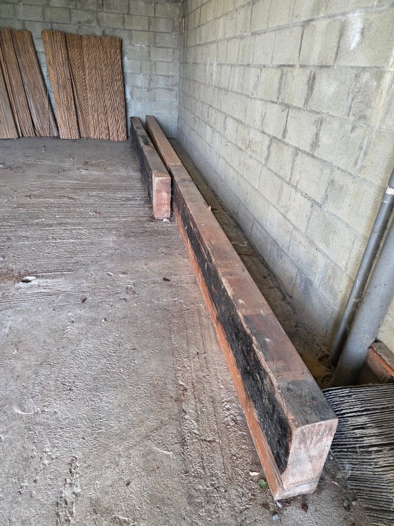2 poutres lamellé collé / 6,5 mètres et 3,9 mètres, Bricolage & Construction, Bois & Planches, 50 mm ou plus, 300 cm ou plus, Autres essences de bois
