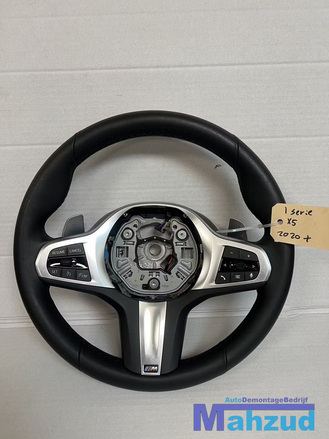 BMW 1 SERIE F40 LEER M SPORT met flipper Stuurwiel stuur 201, Petuelring 130
80788  Munich, DE, Info@bmw.de, Utilisé, BMW