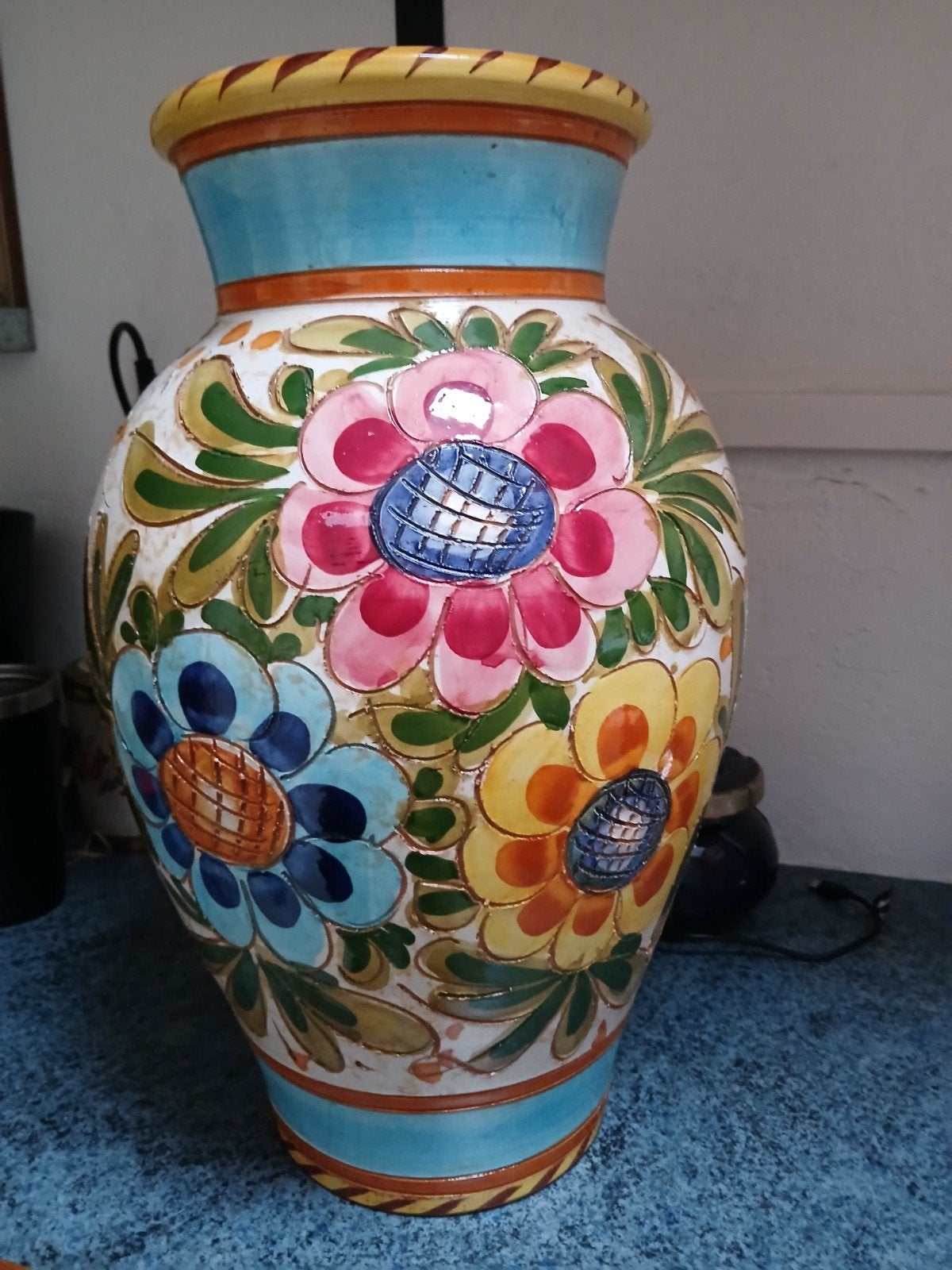 Vase italy, Enlèvement