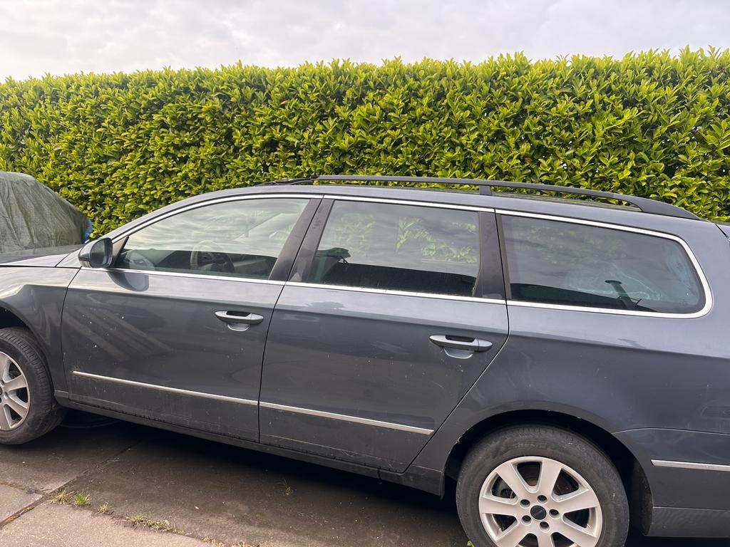 Aileron et porte avant et arrière de la VW Passat, Enlèvement, Avant