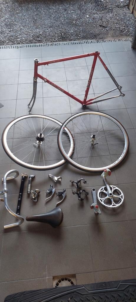 Vintage Concorde, Fietsen en Brommers
