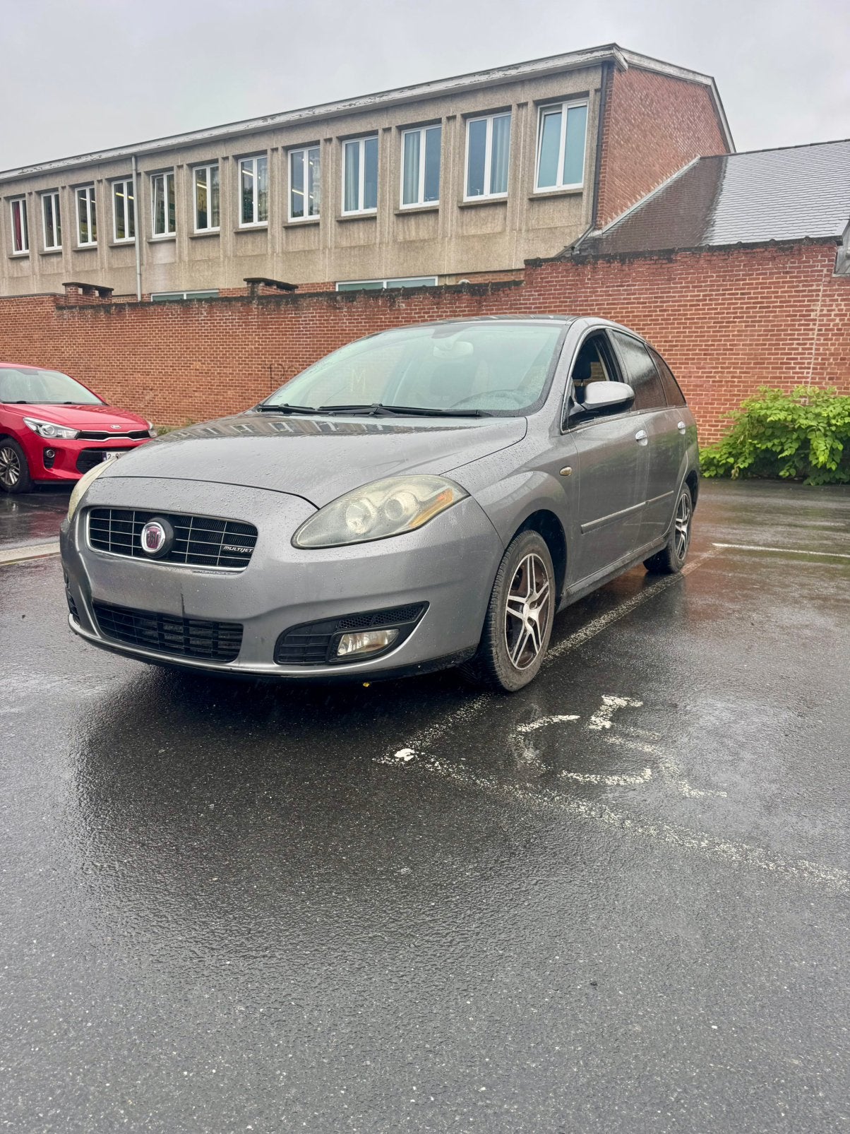 Fiat croma 1,9 multijet du 2008, Argent ou Gris, Achat, Noir, 5 portes