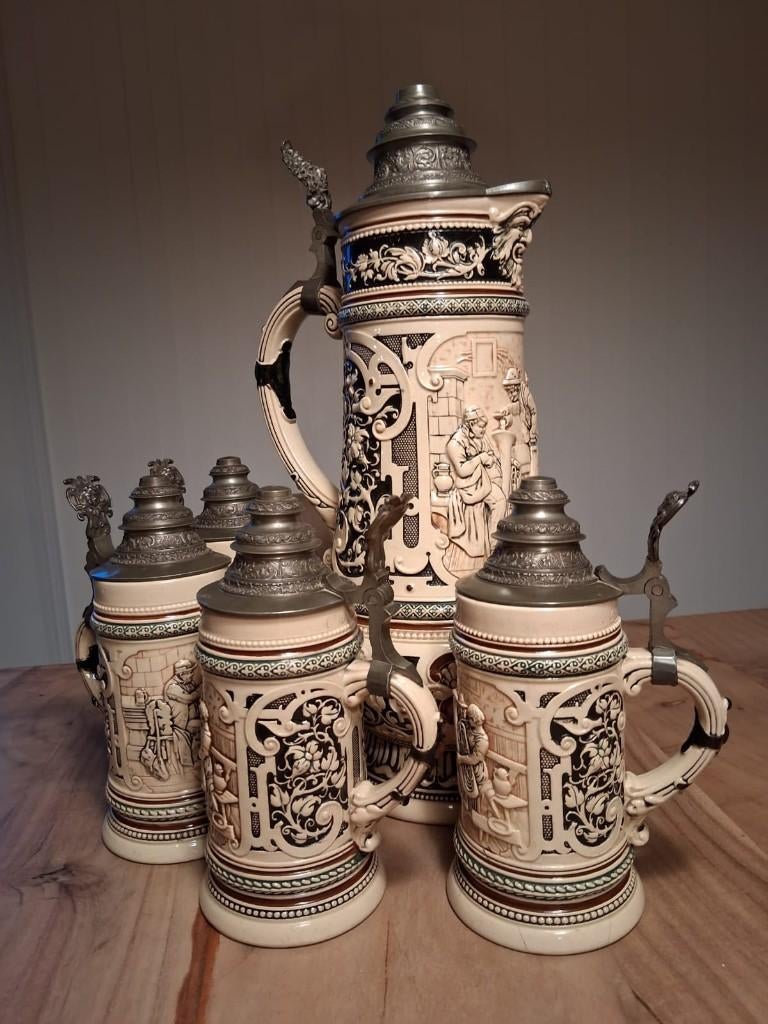 Originele Duitse bierkan met bierpullen, Antiek en Kunst, Ophalen