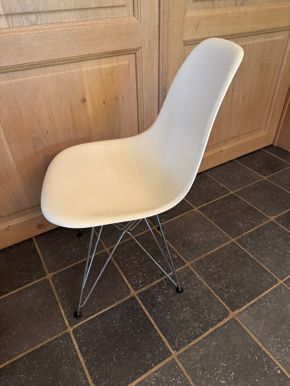 Stoel Vitra Eames in prima staat!, Huis en Inrichting, Ophalen, Kunststof, Gebruikt, Overige kleuren