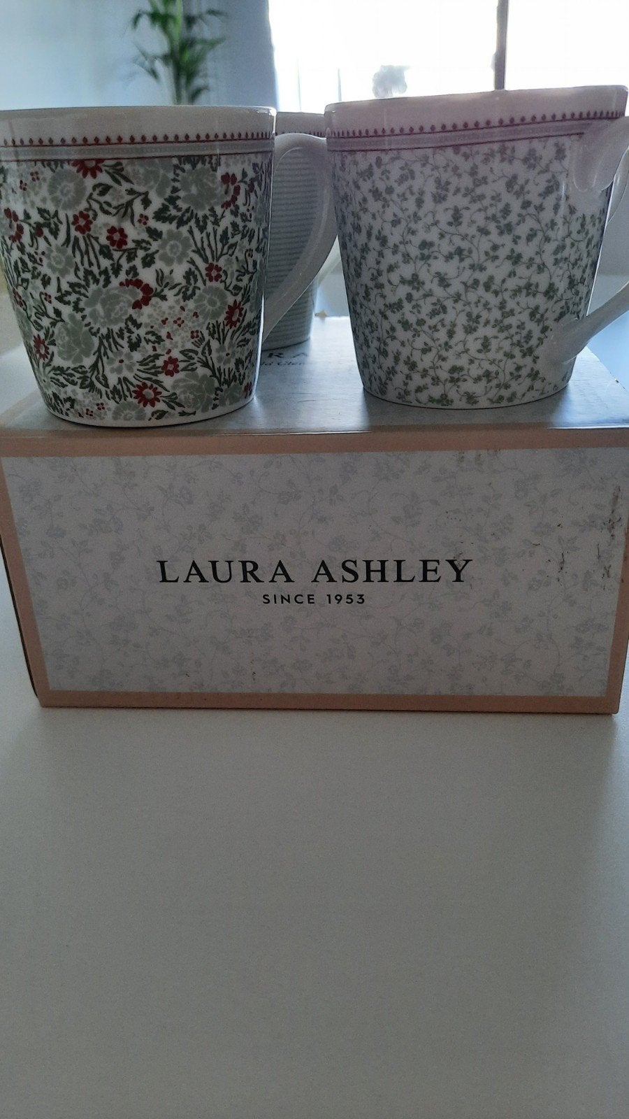 NIEUW :2X 4 TASJES LAURA ASHLEY ( cadeautip)?, Maison & Meubles, Cuisine | Vaisselle, Enlèvement ou Envoi