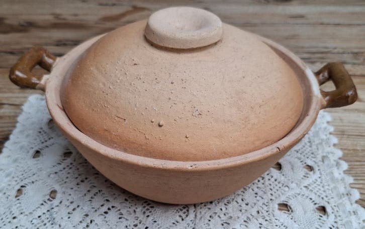 Terra Cotta klei pot, bruin geglazuurde binnenkant, greepjes, Ophalen of Verzenden