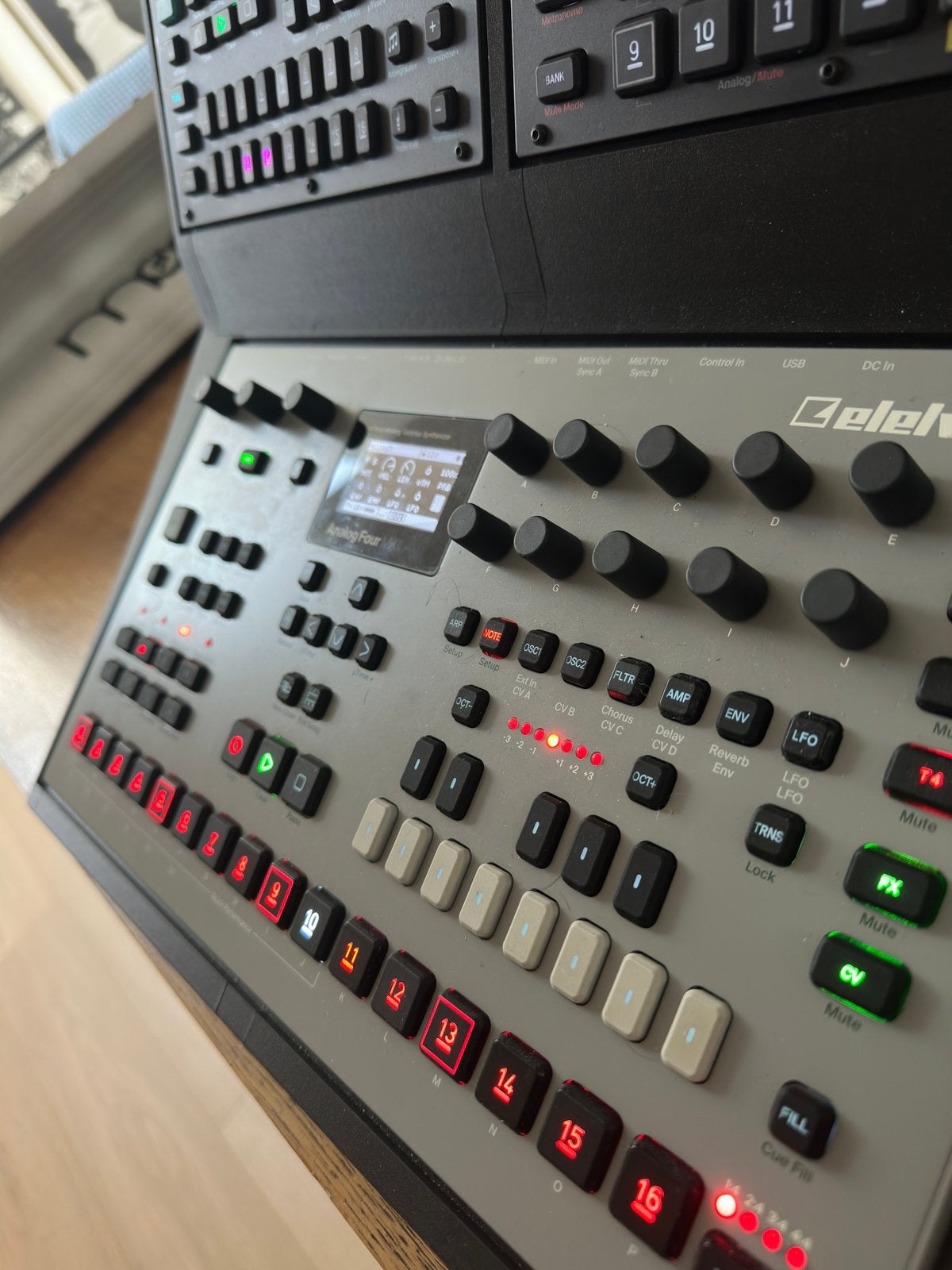 Elektron Analog Four mk2, Ophalen of Verzenden, Zo goed als nieuw