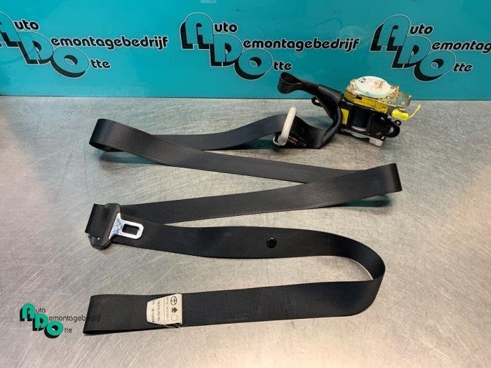 Veiligheidsgordel rechts-voor van een Toyota Yaris (Yaris 1, Gebruikt, -, -, Ophalen of Verzenden