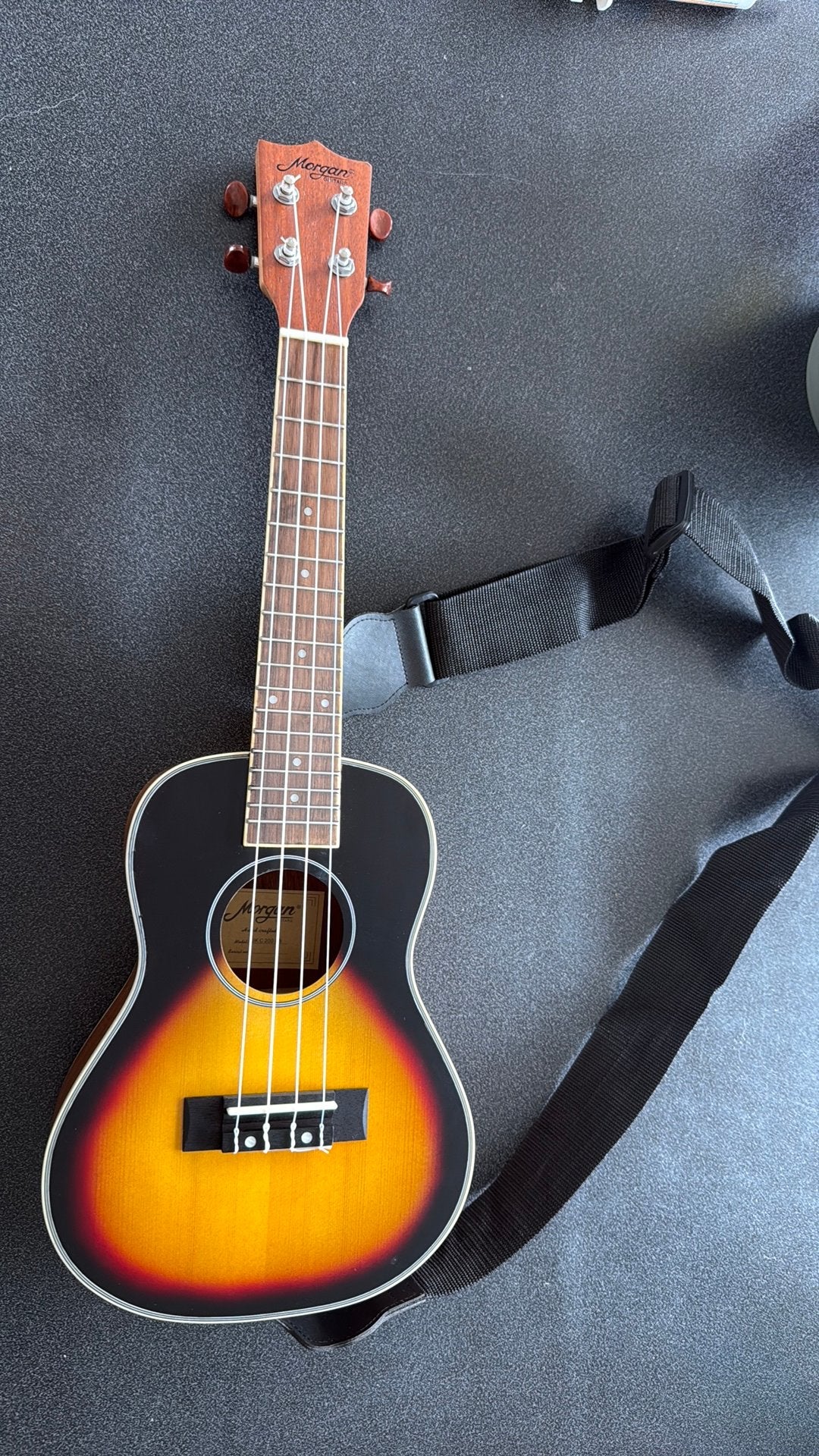 Ukulele, Ophalen, Nieuw