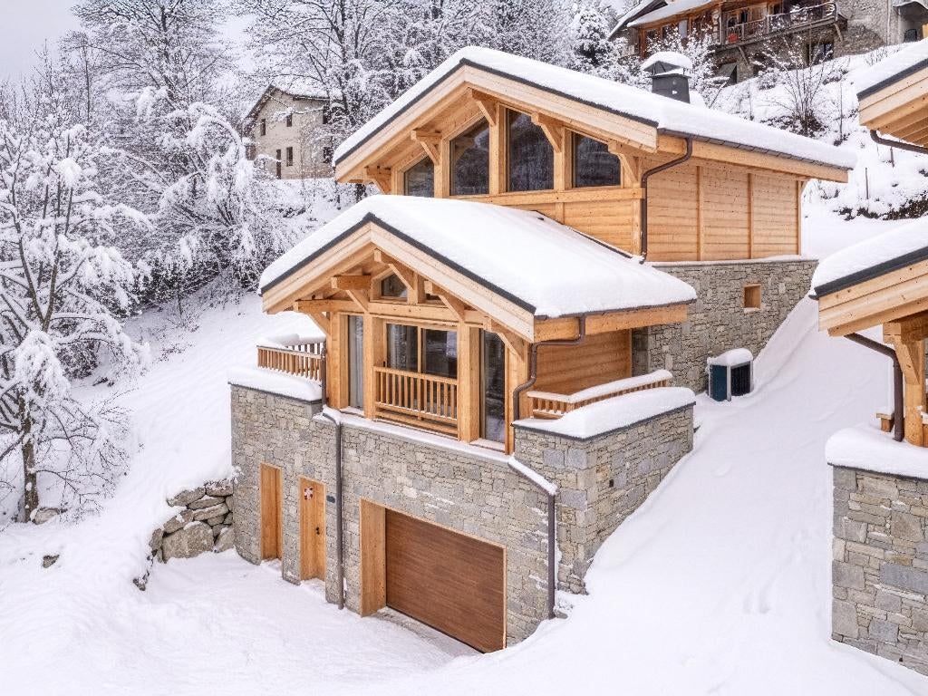 Chalet haut de gamme 8 pers. – Pistes à 280 m & jacuzzi, Propriétaire, Alpes, Village, 8 personnes