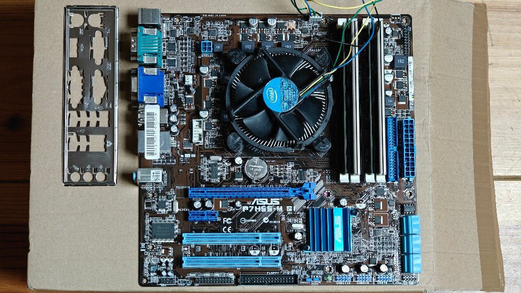 Asus LGA1156 Set: H55 Moederbord + Intel CPU + 8GB DDR3, LGA 1156, Gebruikt, DDR3, Ophalen of Verzenden