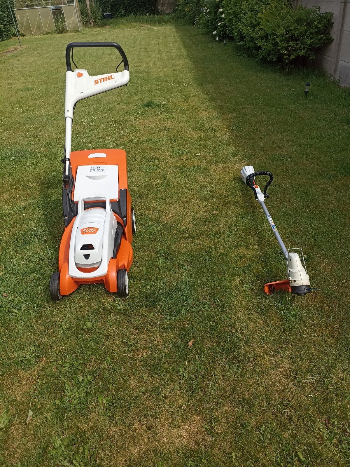 Stihl grasmaaier + kantenmaaier + batterij en lader, Ophalen