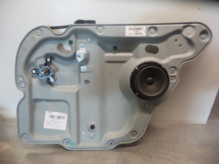 Mécanique vitre 4portes arrière droite d'un Volkswagen Tou, Volkswagen, -, 3 mois de garantie, Utilisé