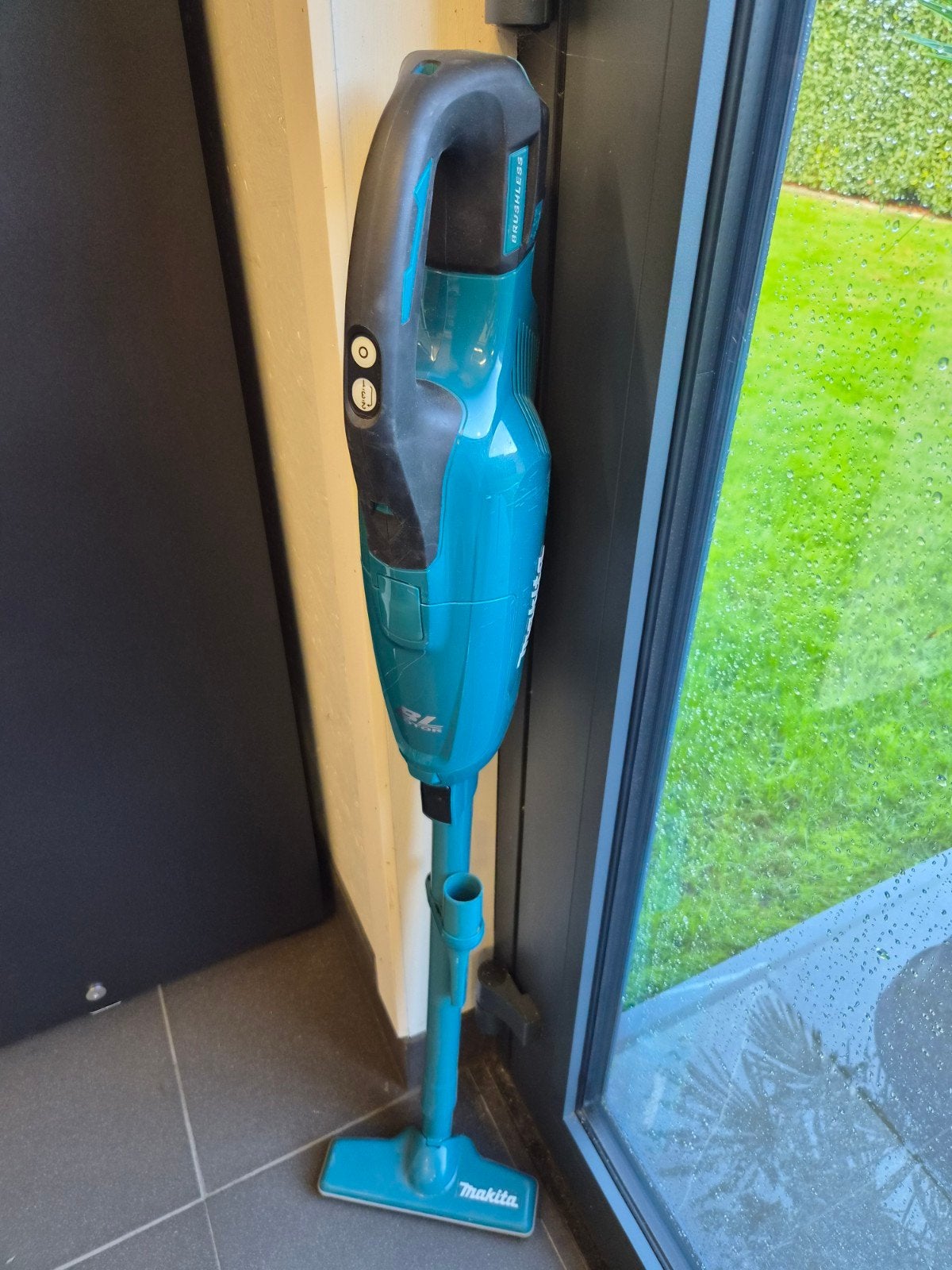 makita steel stofzuiger, Ophalen, Makita