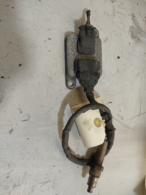 CAPTEUR NOX Vito (447.6) (|A0009058411|A0009052709|), Mercedes-Benz, Utilisé, Dialog.mb@mercedes-benz.com, Mercedes-Benz AG