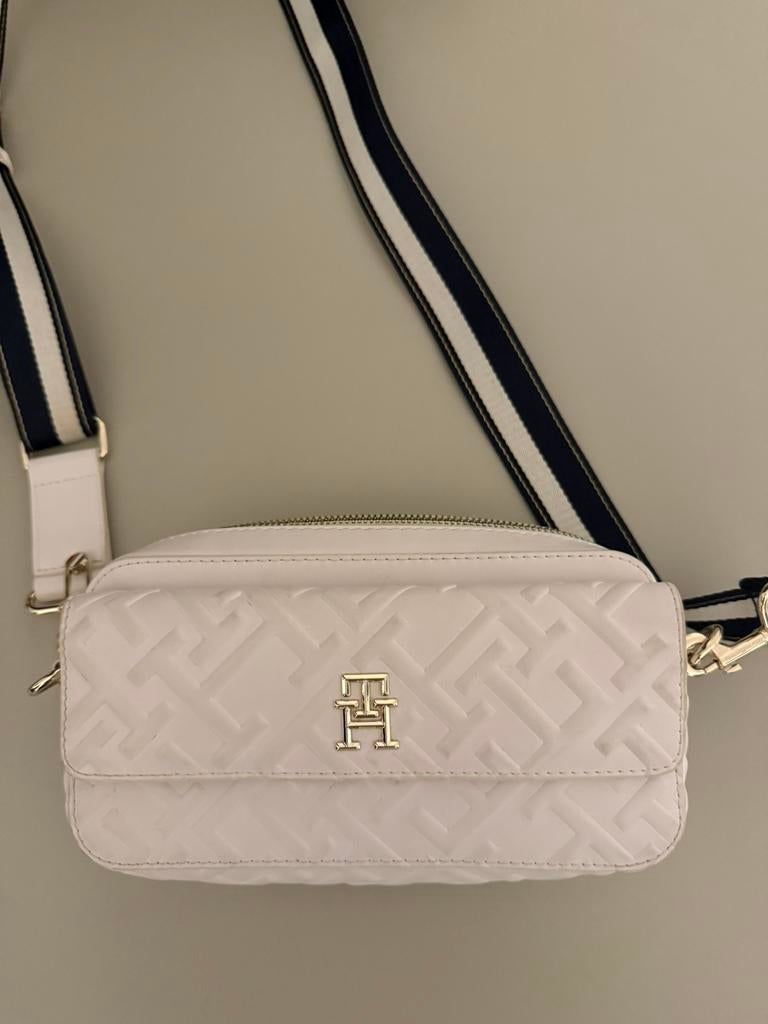 Tommy Hilfiger ICONIC CAMERA BAG MONO - weathered white, Autres marques, Cuir, Enlèvement ou Envoi, Comme neuf