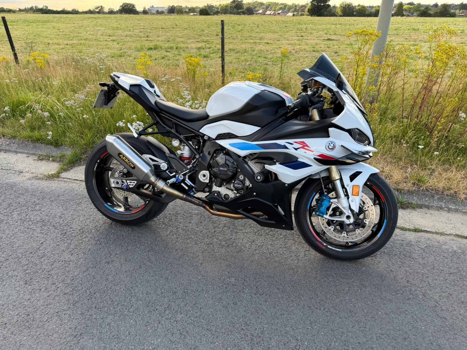 BMW S1000RR 2023 PACK M, Occasion, 4 cilinders, Motorrijbewijs A, Handvatverwarming