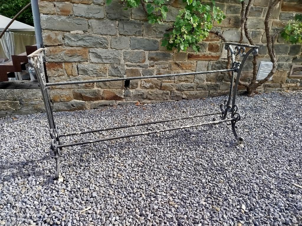 Table en fonte, Antiquités & Art, Enlèvement